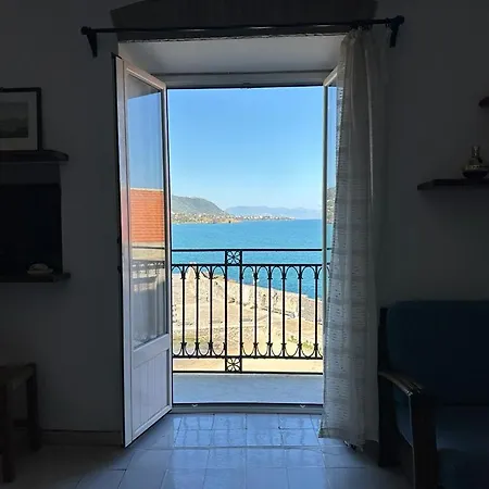 Molo Sea View 公寓 *