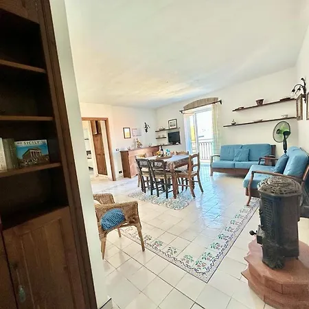 Molo Sea View Apartment Cefalu